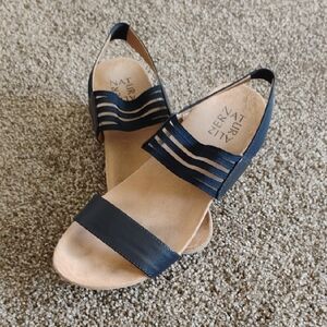 Naturalizer Women's Navy Sandals
